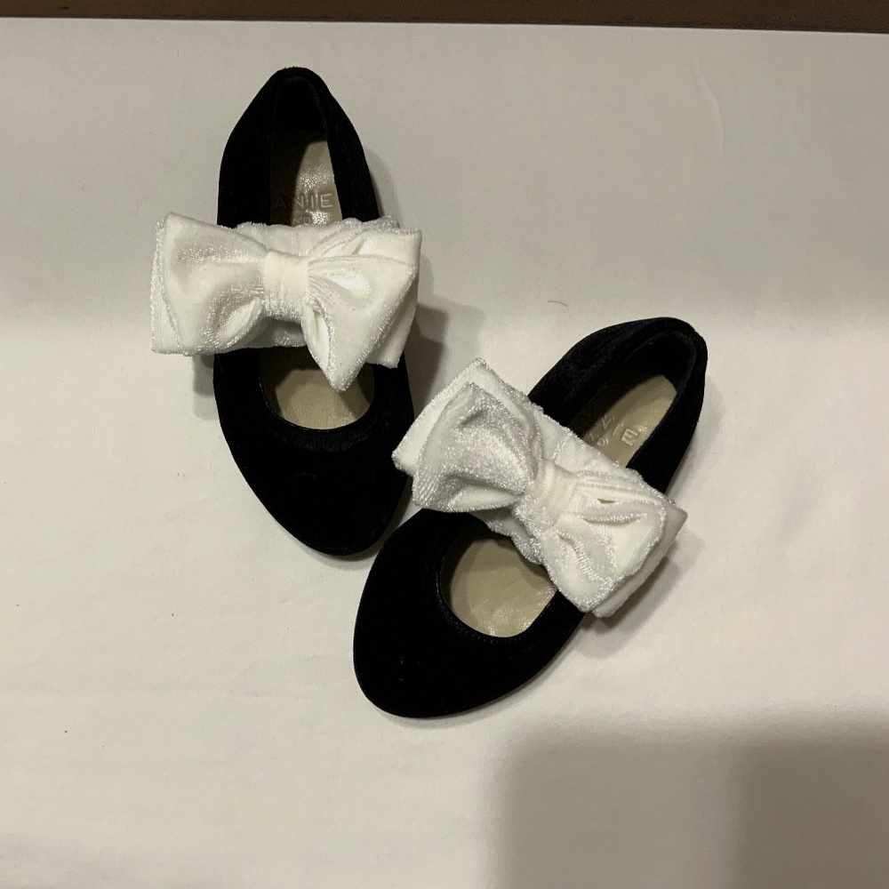 Janie & Jack dress shoes.  Black with white velvet bow.